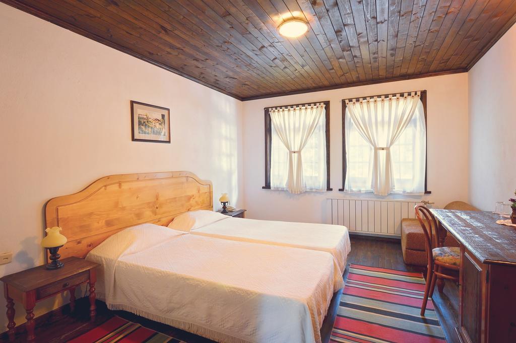 Family Hotel Fenerite Габрово Экстерьер фото
